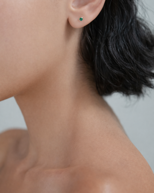 TSAVORITE GOLD STUD EARRING
