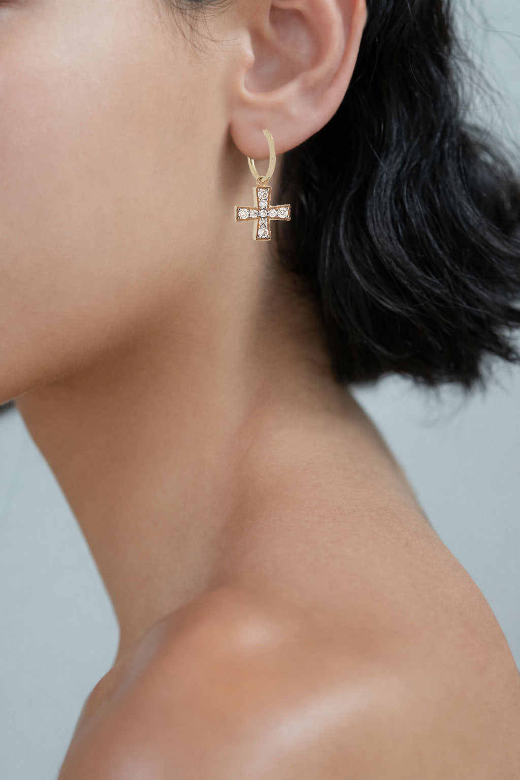 DIAMOND GOLD CROSS EARRING