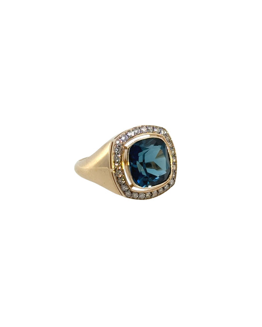 GOLD LONDON TOPAZ AND DIAMOND RING