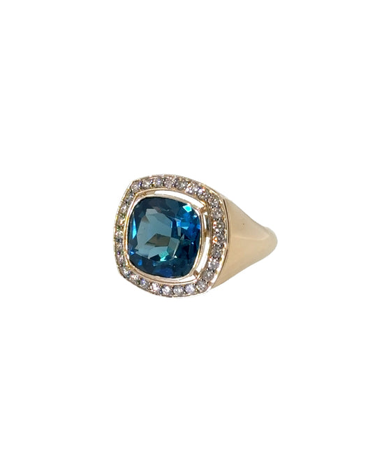 GOLD LONDON TOPAZ AND DIAMOND RING