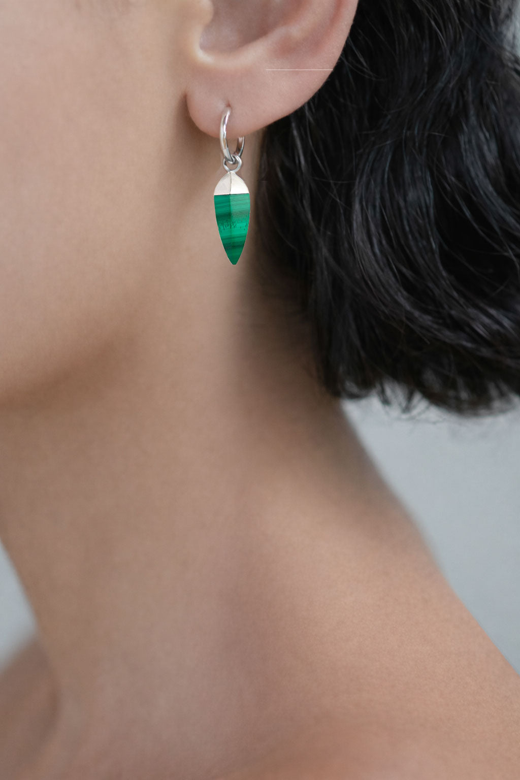 MALACHITE WHITE RHODIUM SPIKE EARRING