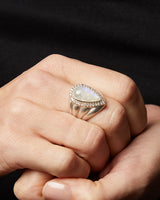 CABOCHON RAINBOW MOONSTONE & PAVE DIAMOND RING